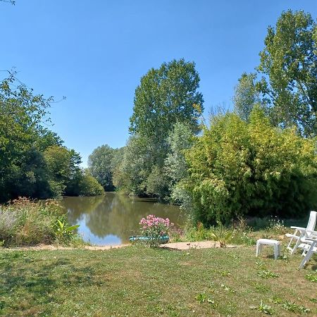 La Ferme Aux Kangourous Donzy Exterior foto
